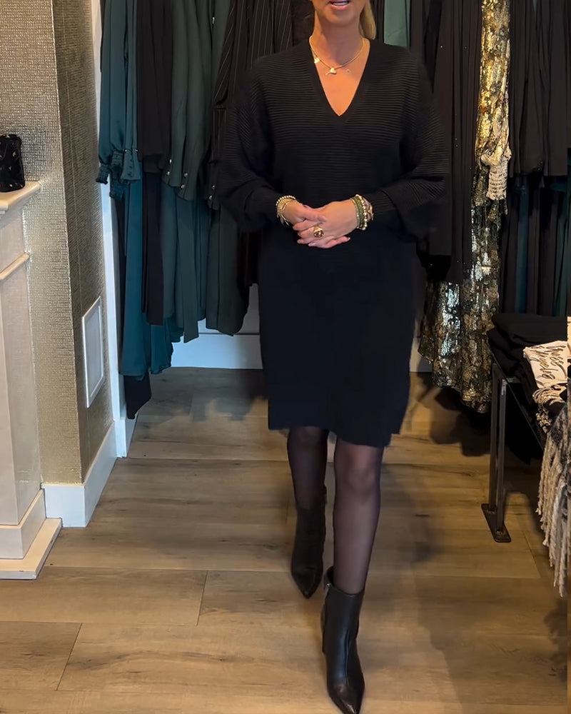 Robe pull de couleur unie à col en V